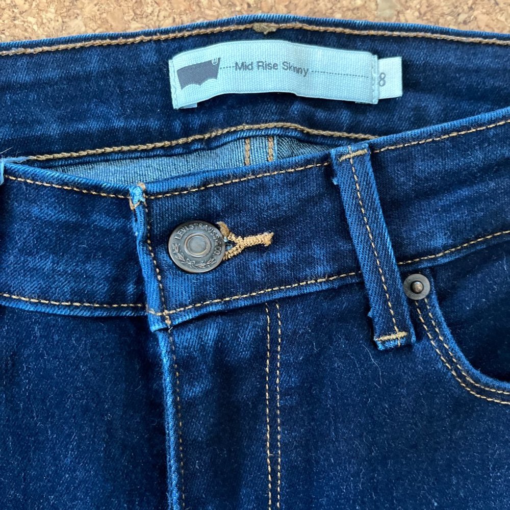 Levis Mid-Rise Skinny